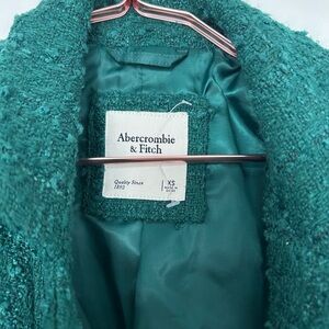 Abercrombie & Fitch cropped green jacket